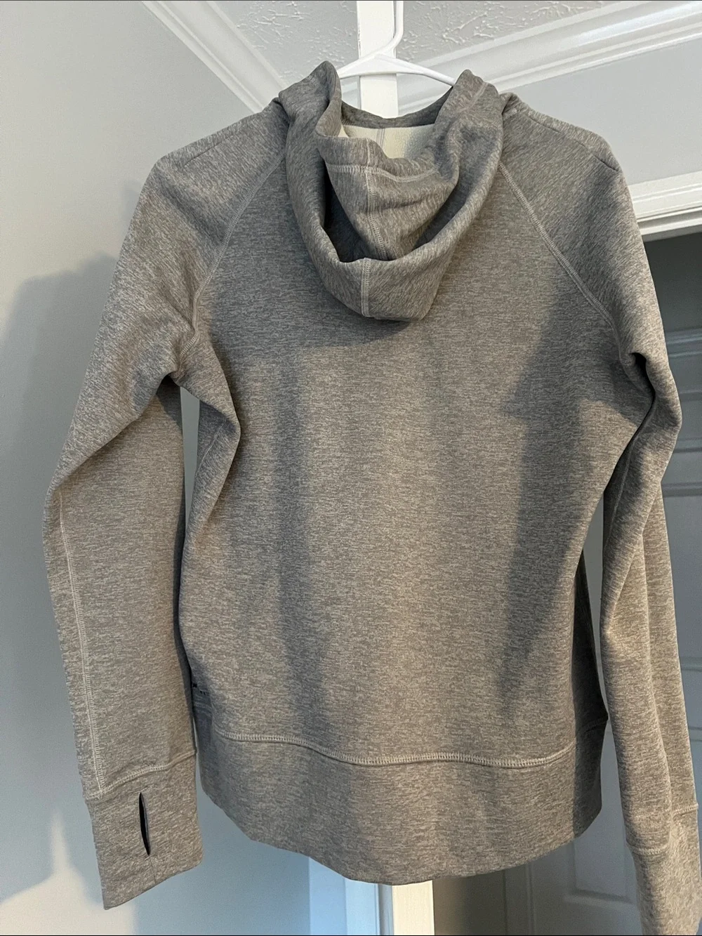 Nike Men’s Gray Crewneck Dri-FIT Pullover Hoodie